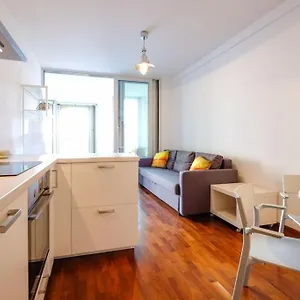 Appartamento Cozy With Spacious Veranda, Milano